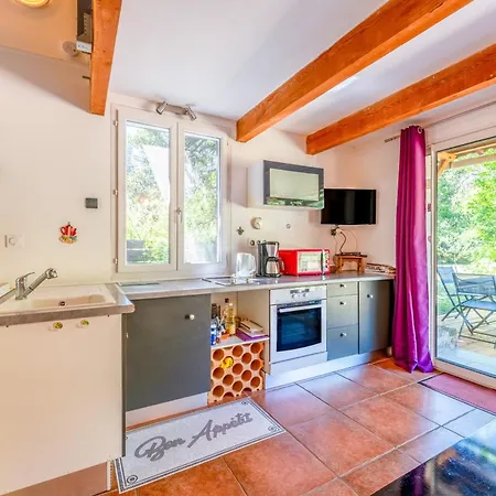Les Taillades Ferienhaus *